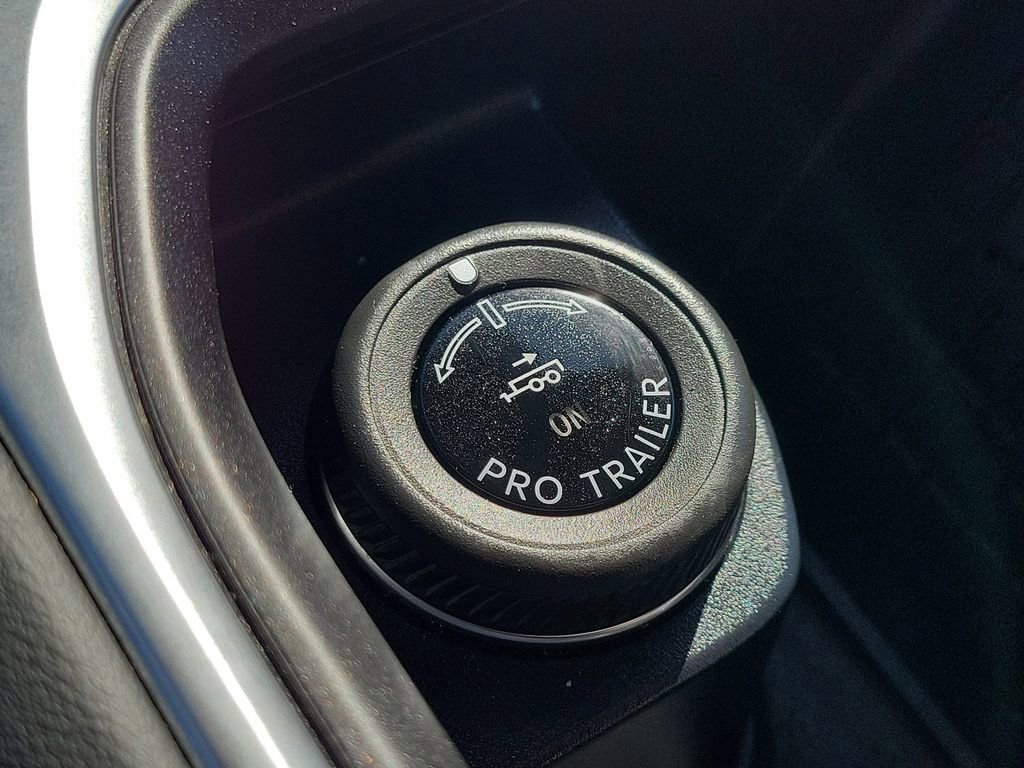 Used 2025 Ford Expedition Active image 30