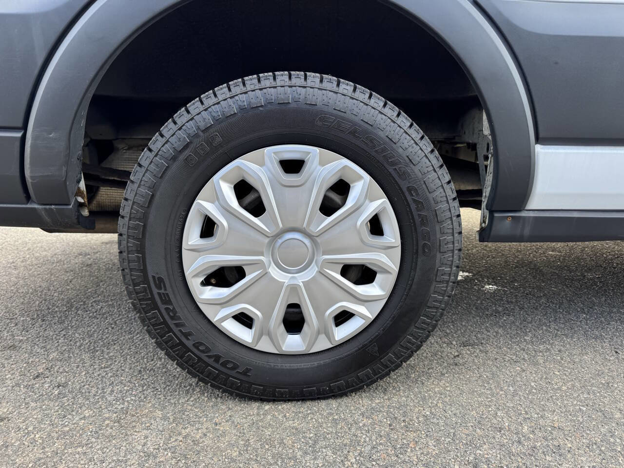 Used 2017 Ford Transit 350 XLT image 10