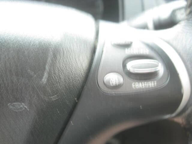 Used 2017 Nissan Pathfinder SV w/ SV Cold Weather Package image 27