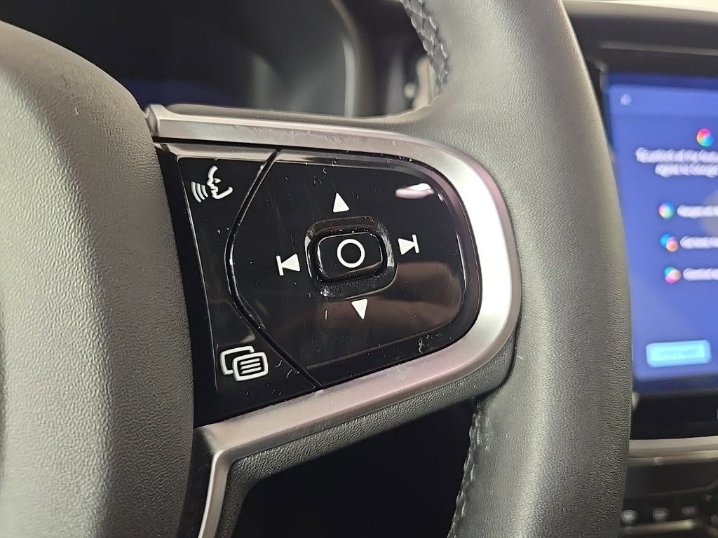 Certified 2025 Volvo V60 B5 Cross Country Plus image 22