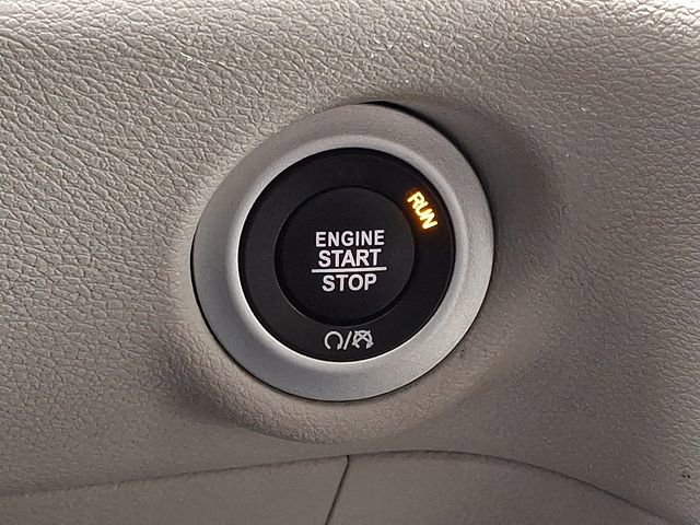 Used 2024 Chrysler Pacifica Touring-L image 23