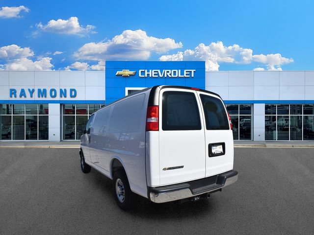 New 2025 Chevrolet Express 3500 w/ Driver Convenience Package RWD image 6