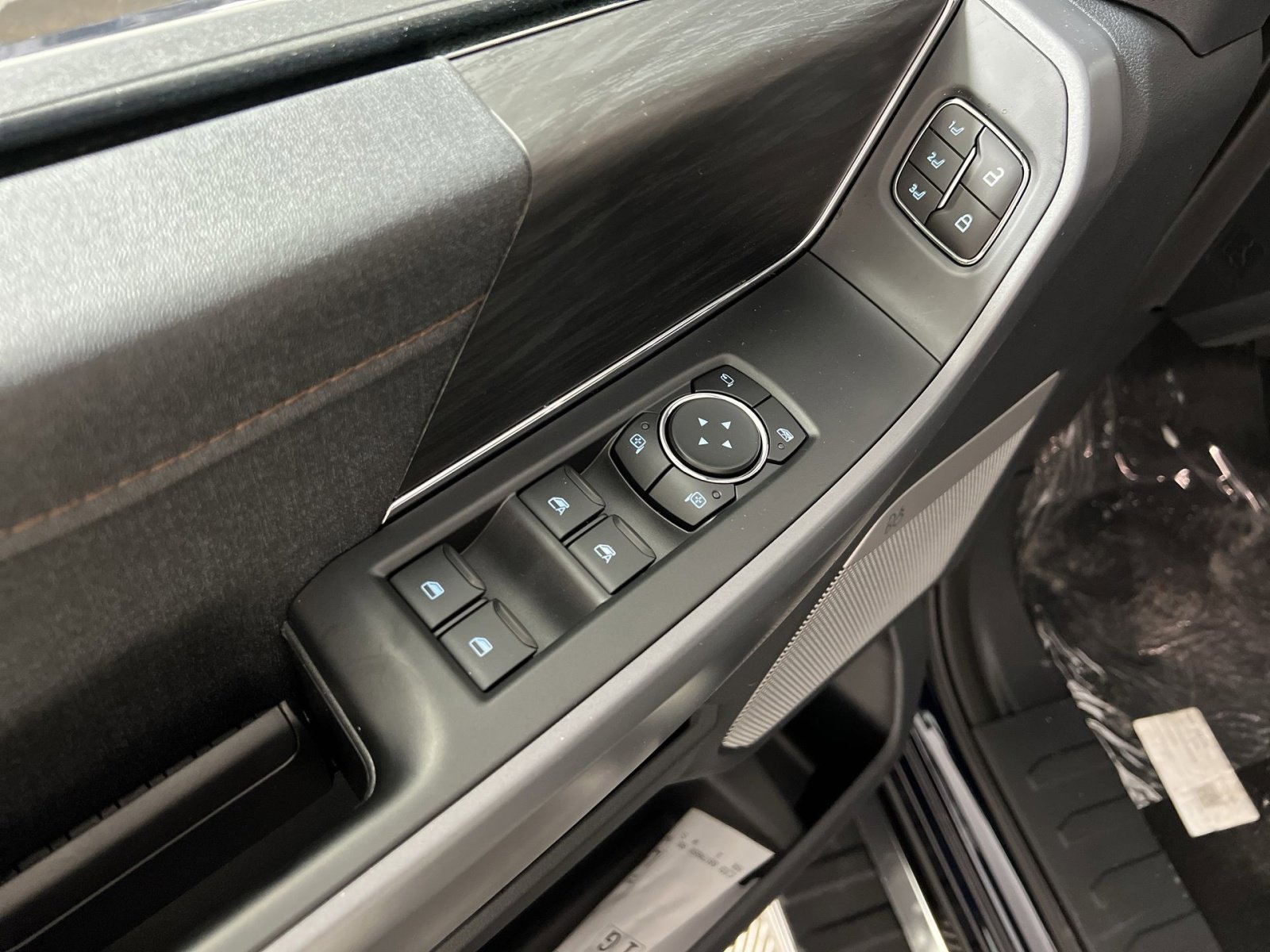 New 2026 Ford F150 Lariat w/ Equipment Group 501A Mid image 15