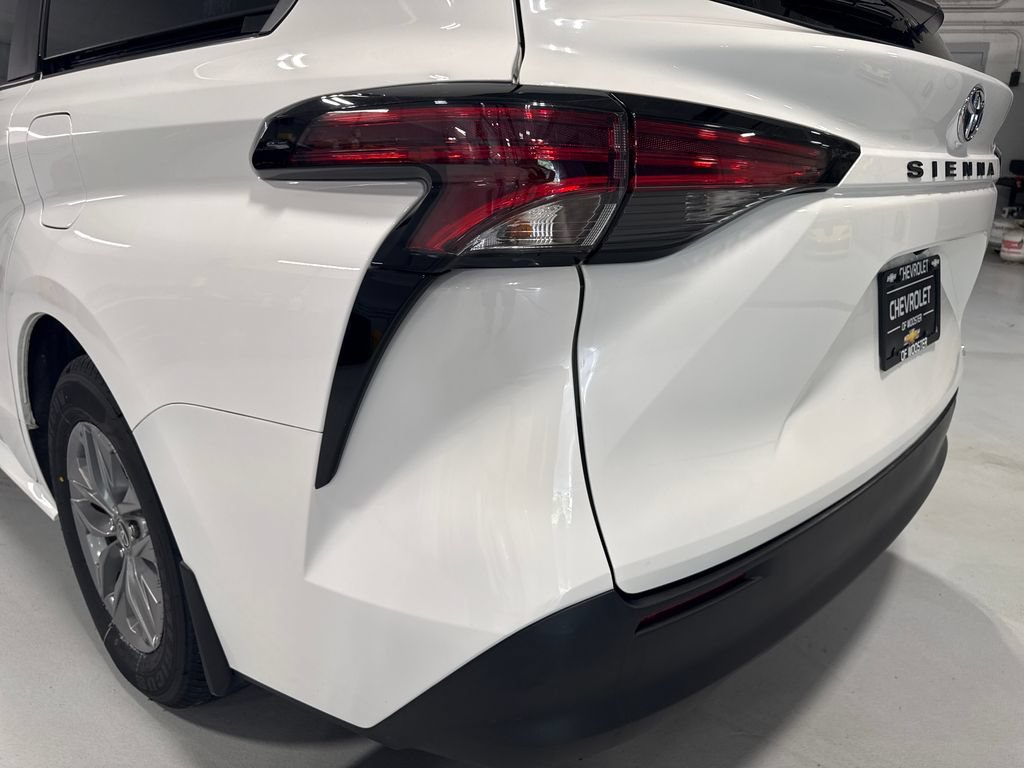 Used 2022 Toyota Sienna LE FWD image 51