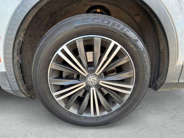 Used 2018 Volkswagen Tiguan SEL FWD image 28