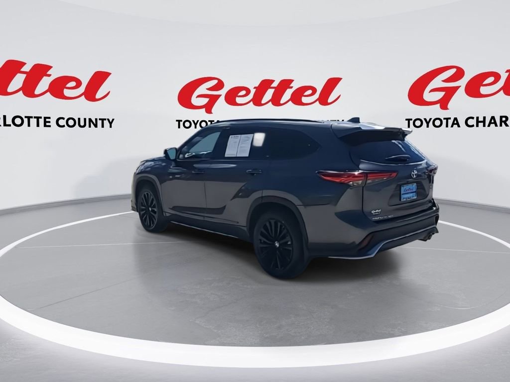 Certified 2023 Toyota Highlander L image 6
