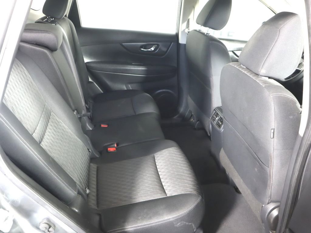 Used 2018 Nissan Rogue S image 24