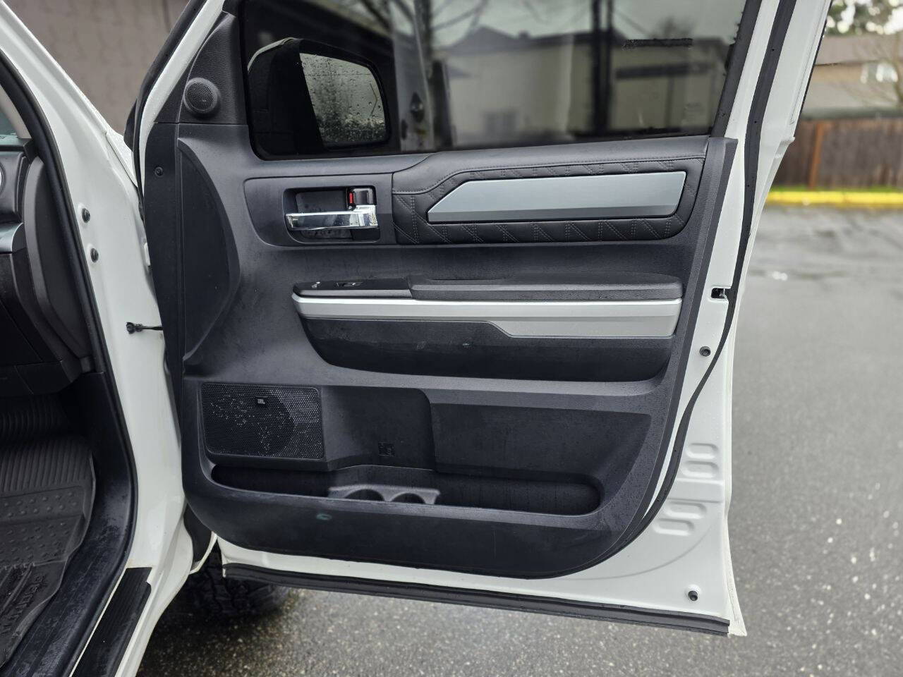 Used 2015 Toyota Tundra Platinum image 46