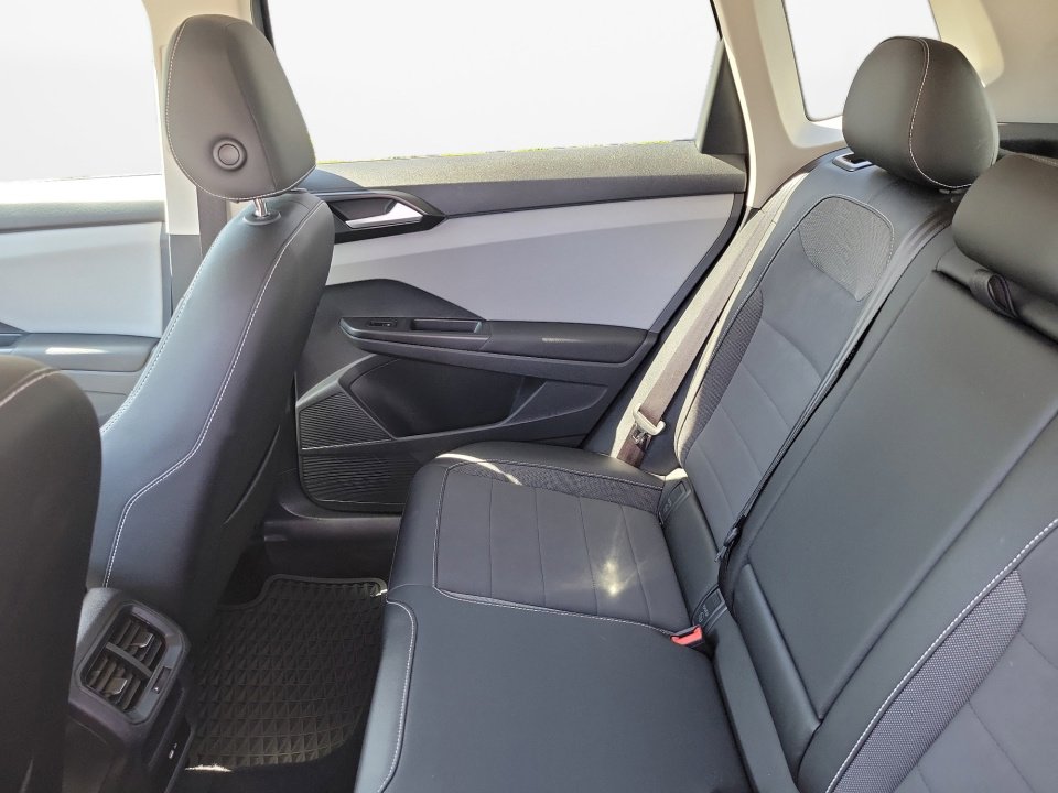 Used 2022 Volkswagen Taos SE image 15