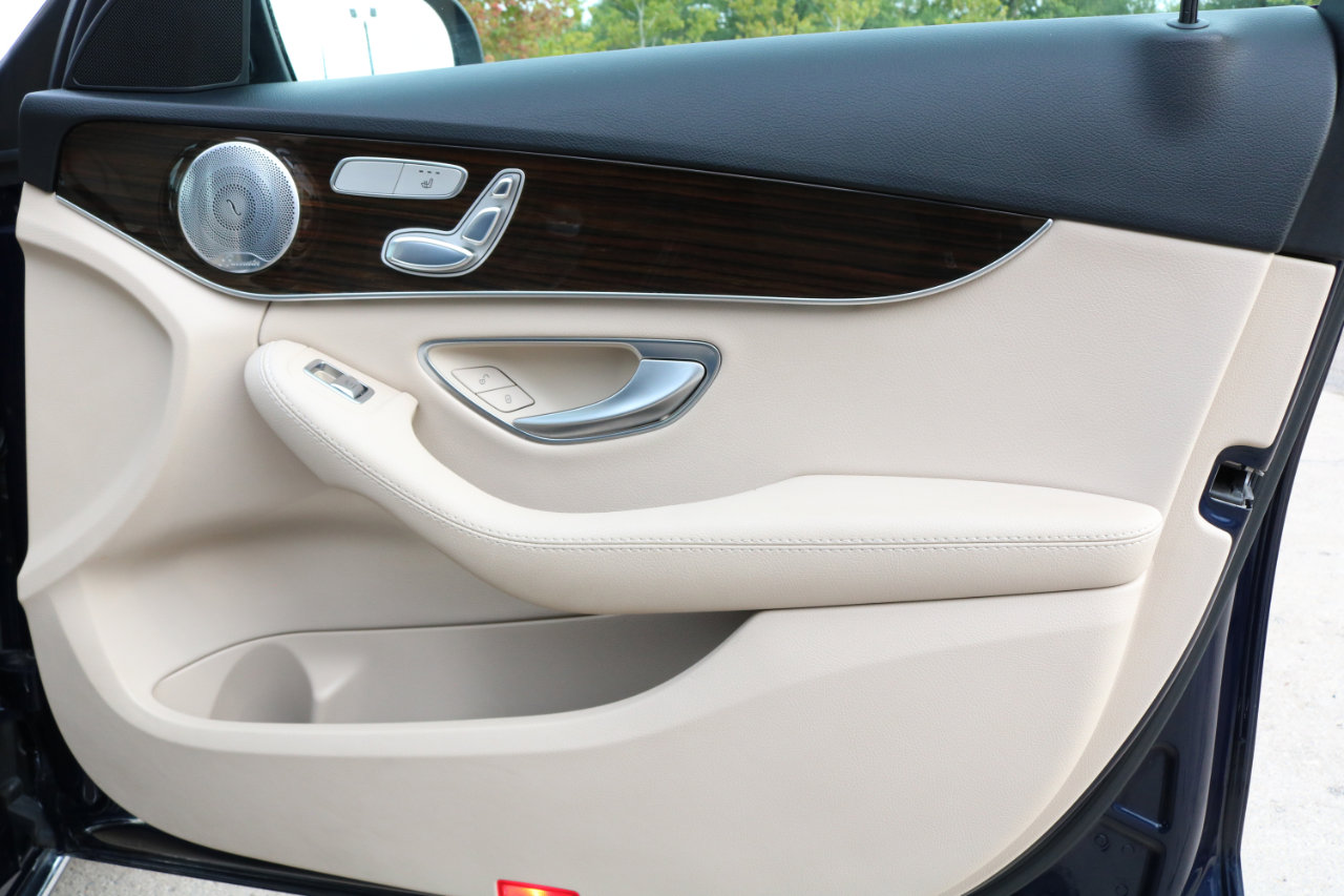 Used 2017 Mercedes-Benz C 300 4MATIC Sedan image 42