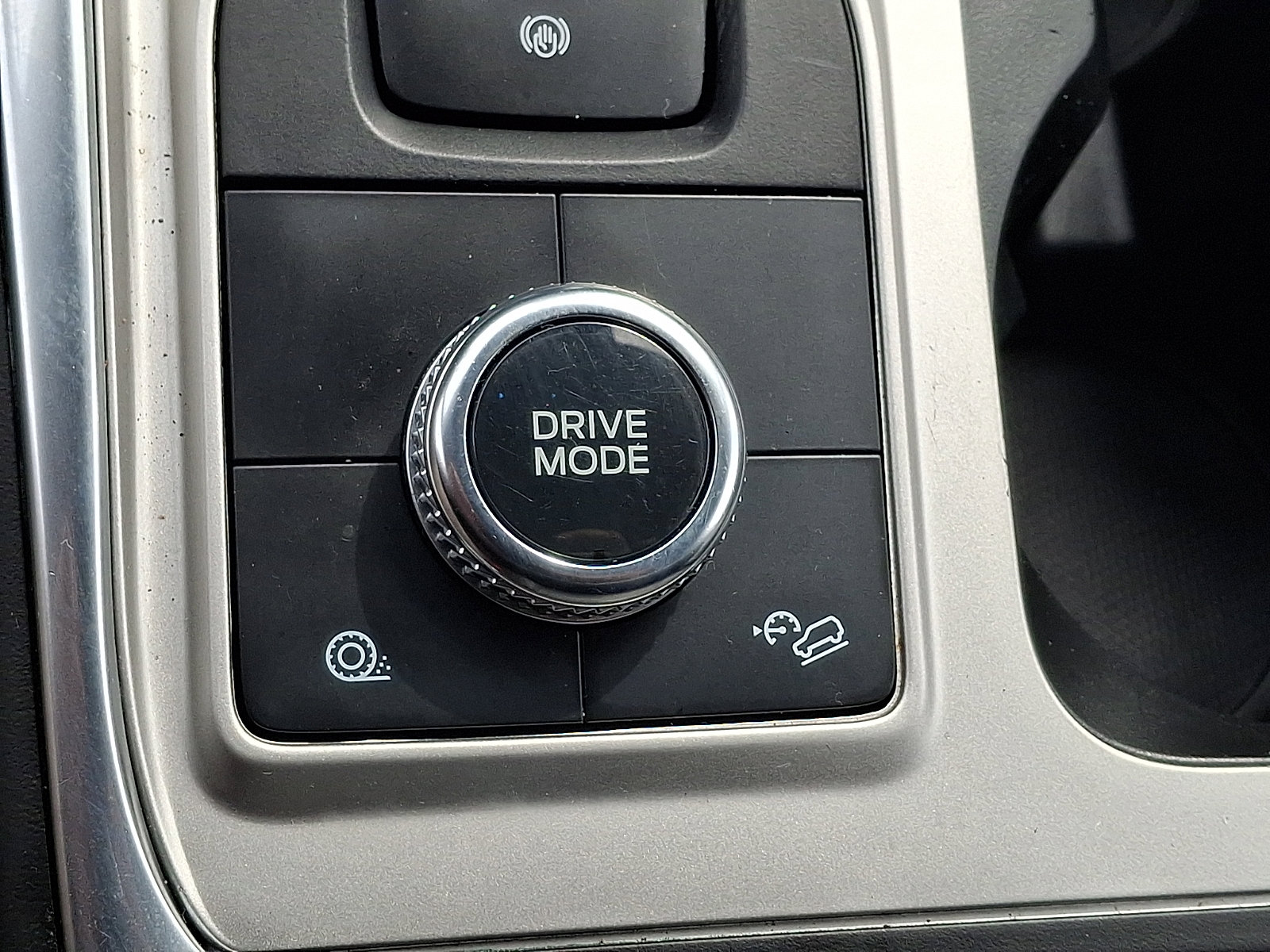 Certified 2022 Ford Explorer Limited w/ Limited Technology Package image 26