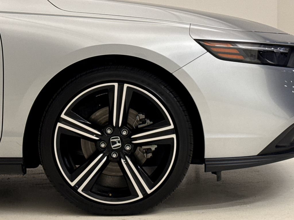 Used 2025 Honda Accord Sport image 6
