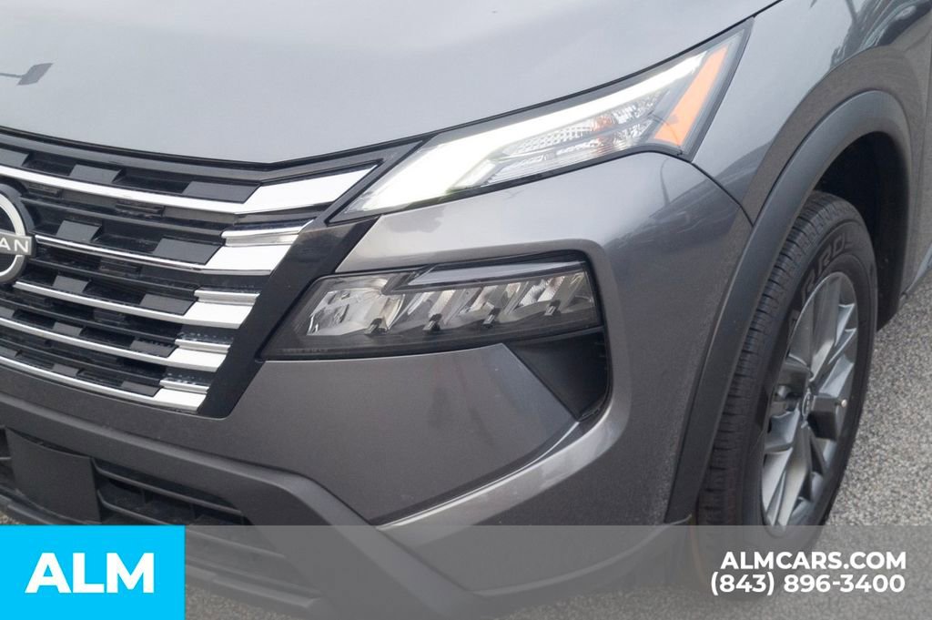 Used 2024 Nissan Rogue S image 12