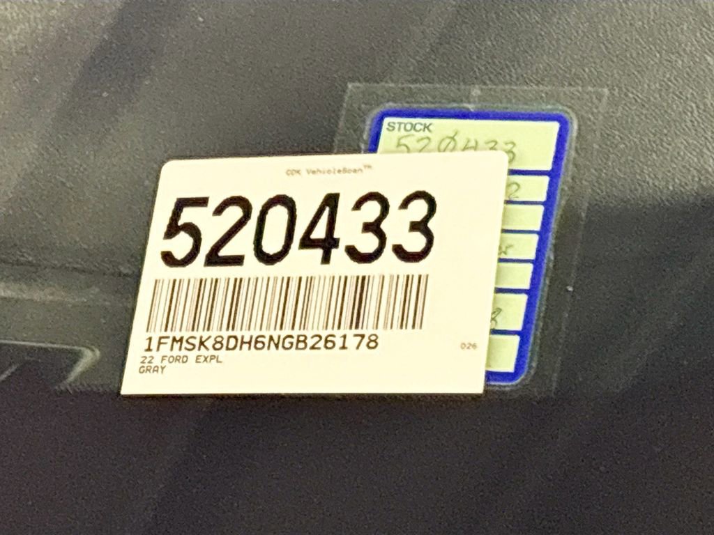 Used 2022 Ford Explorer XLT w/ Equipment Group 202A AWD/4WD image 26