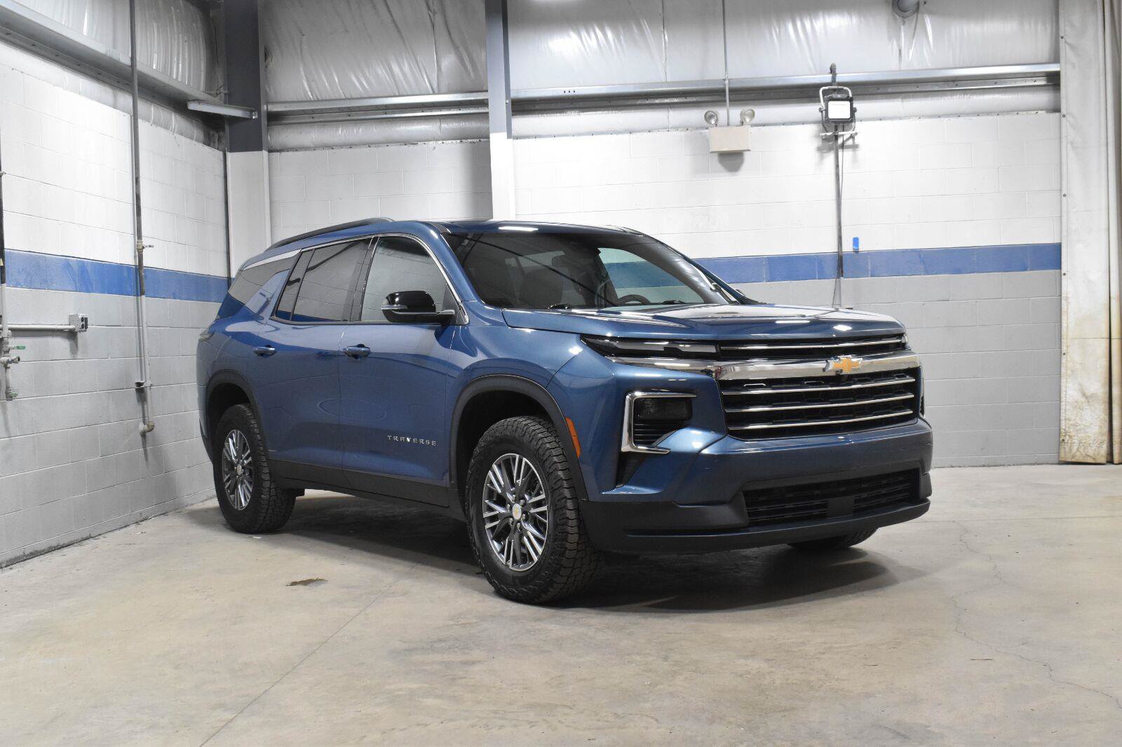 Used 2026 Chevrolet Traverse LT AWD/4WD image 28