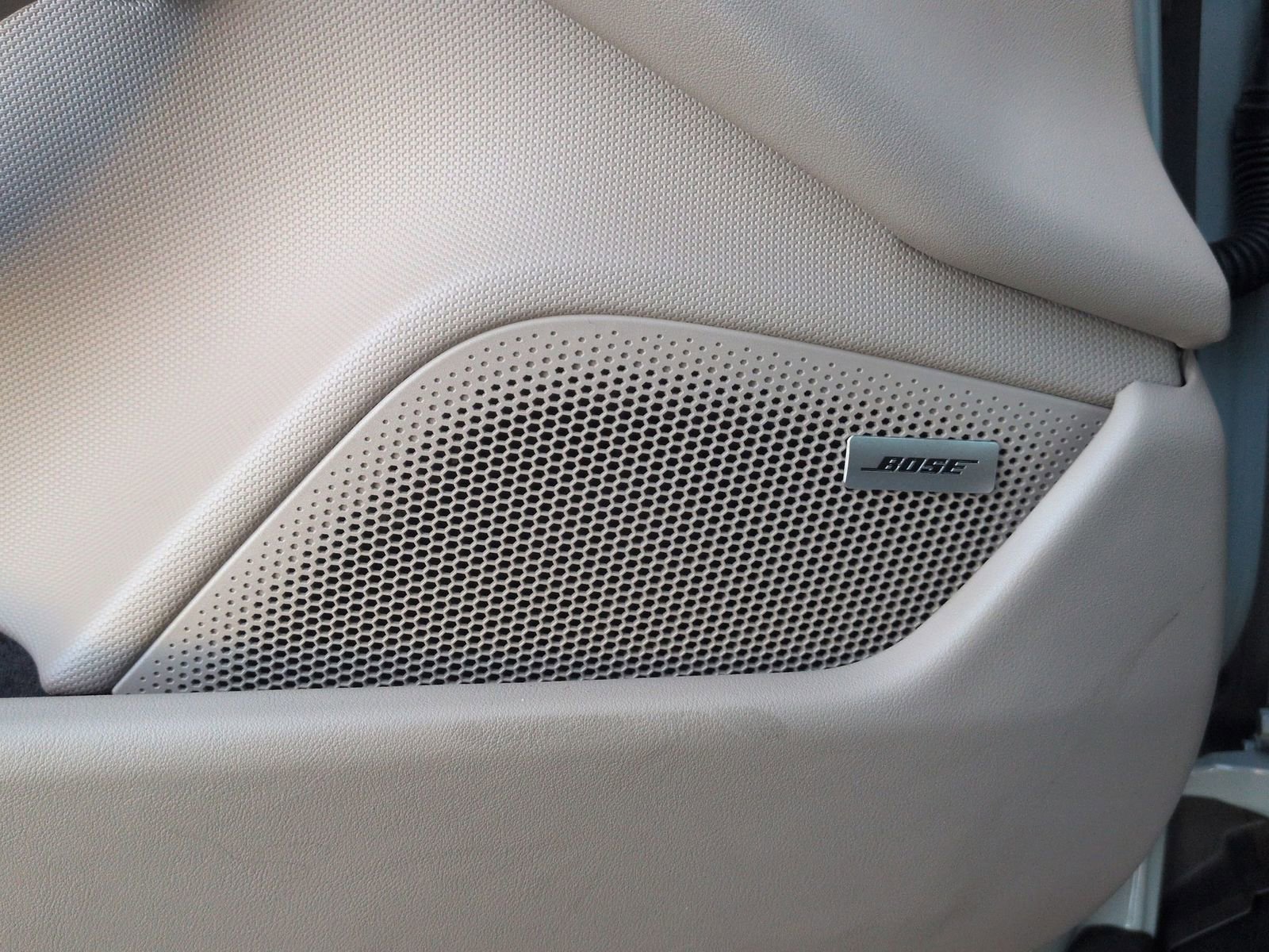 Certified 2025 Porsche Taycan 4 Cross Turismo image 15