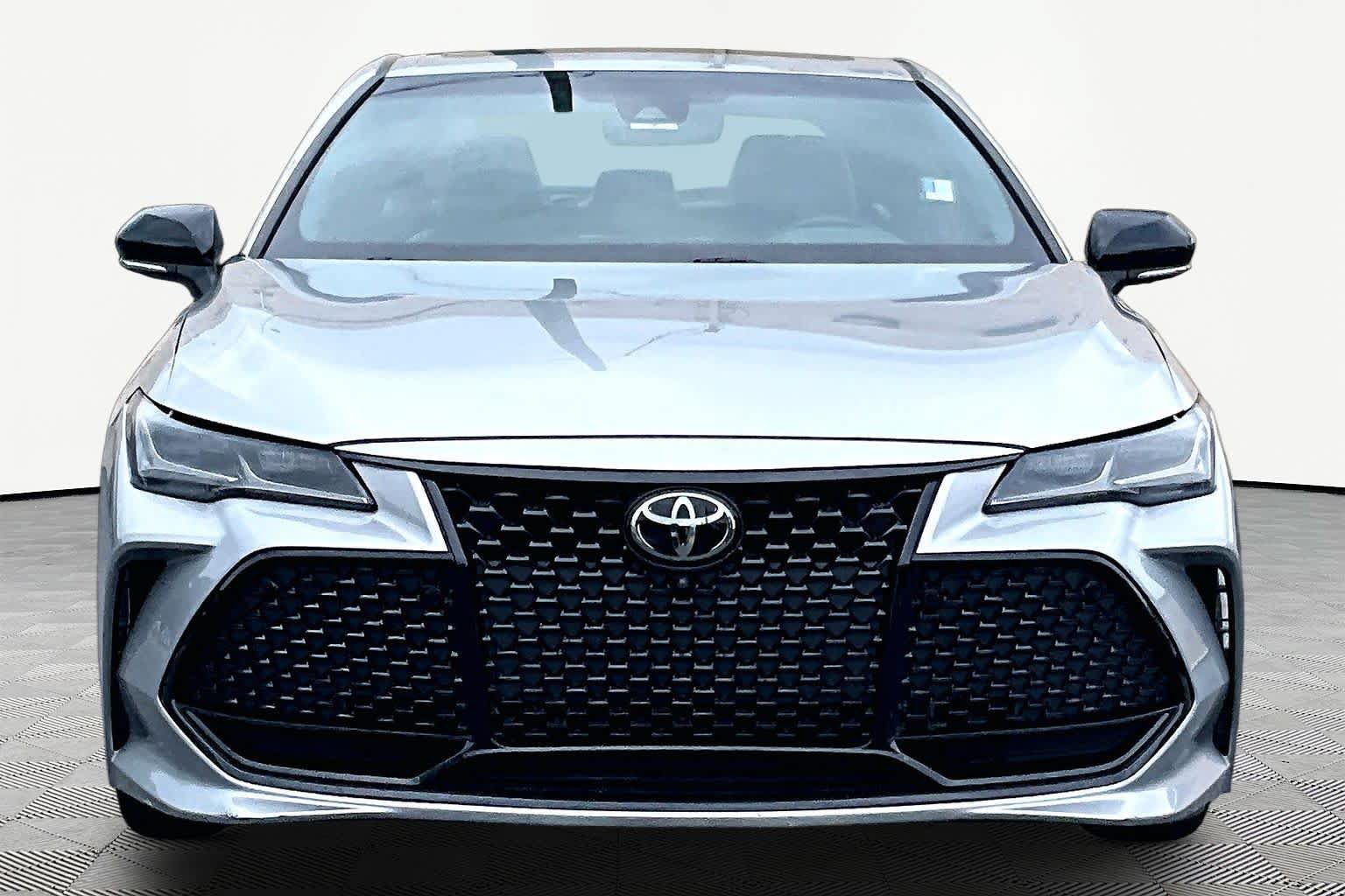 Certified 2019 Toyota Avalon Touring w/ Advanced Safety Package FWD image 4
