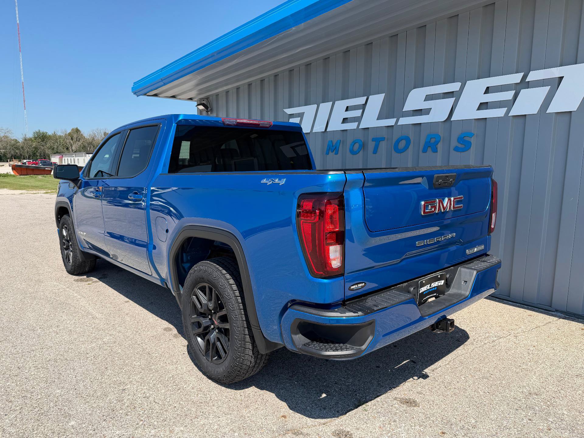 Used 2022 GMC Sierra 1500 Elevation AWD/4WD image 10