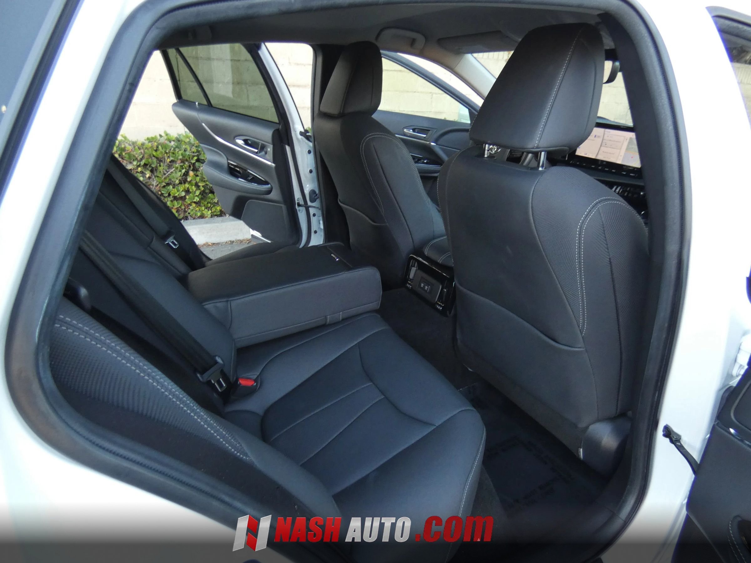 Used 2022 Toyota Mirai w/ Advanced Technology Package RWD image 26