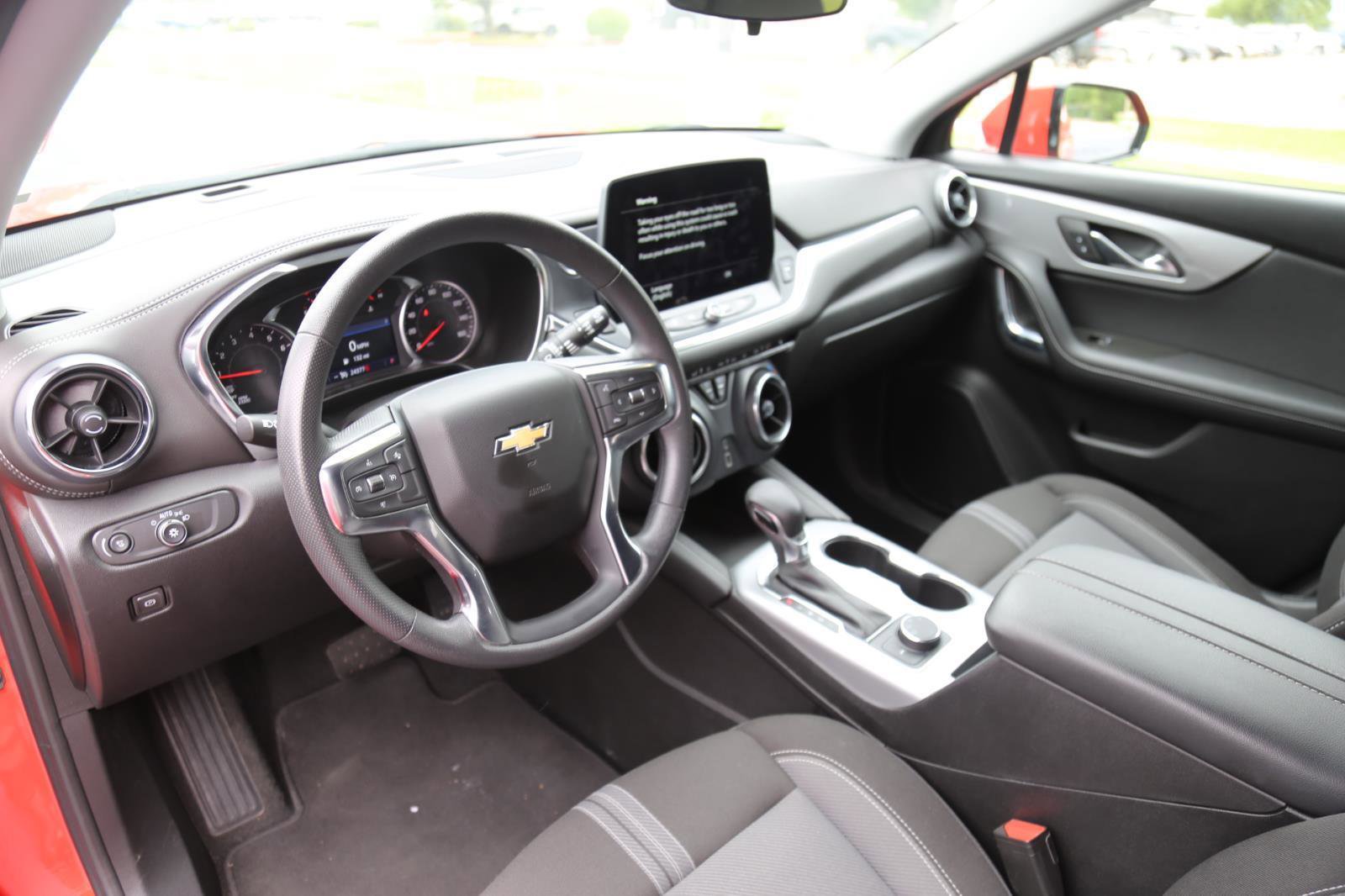 Used 2025 Chevrolet Blazer LT image 6