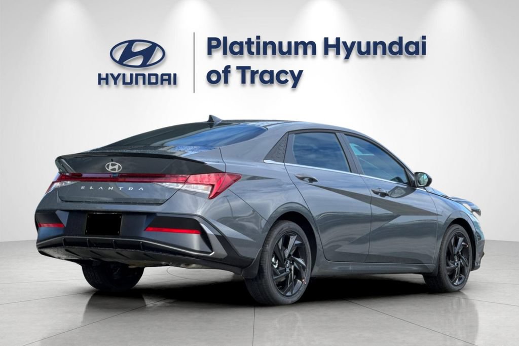 New 2026 Hyundai Elantra SEL Sport Premium w/ Cargo Package FWD image 4
