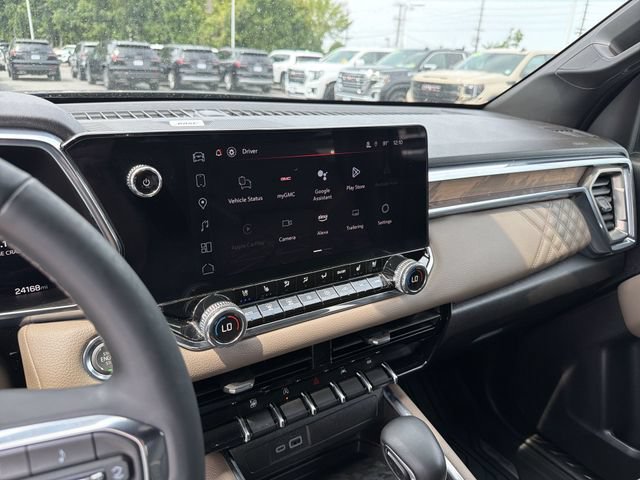 Used 2025 GMC Canyon Denali AWD/4WD image 13