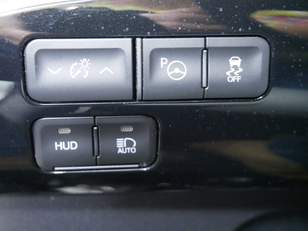 Used 2019 Toyota Prius Limited FWD image 24