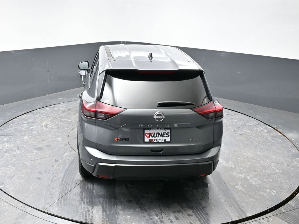 Used 2024 Nissan Rogue S image 47
