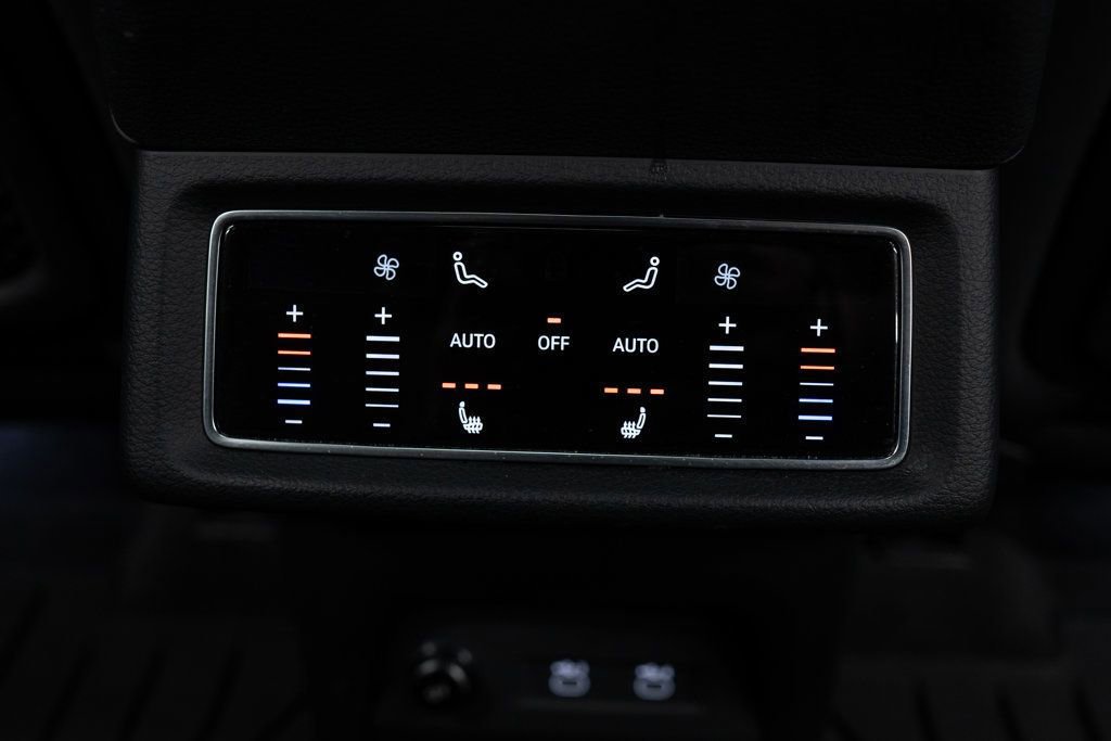 Used 2021 Audi e-tron Premium Plus w/ Premium Plus Package image 14