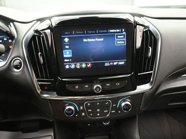 Used 2023 Chevrolet Traverse LT image 10
