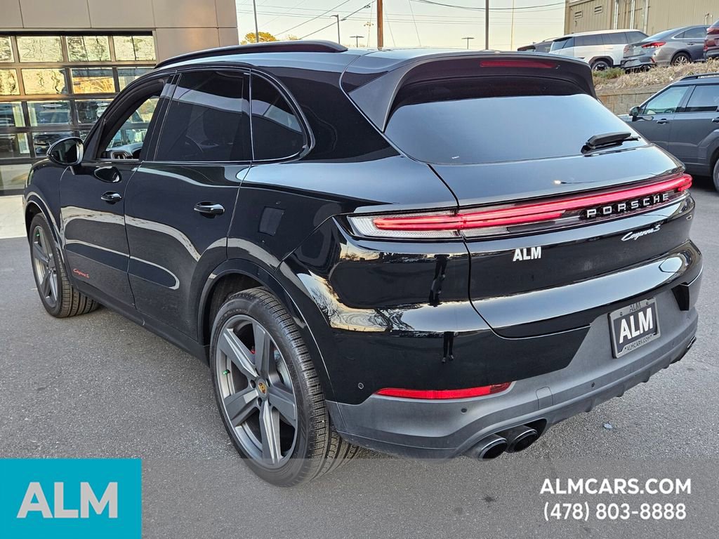 Used 2024 Porsche Cayenne S image 6