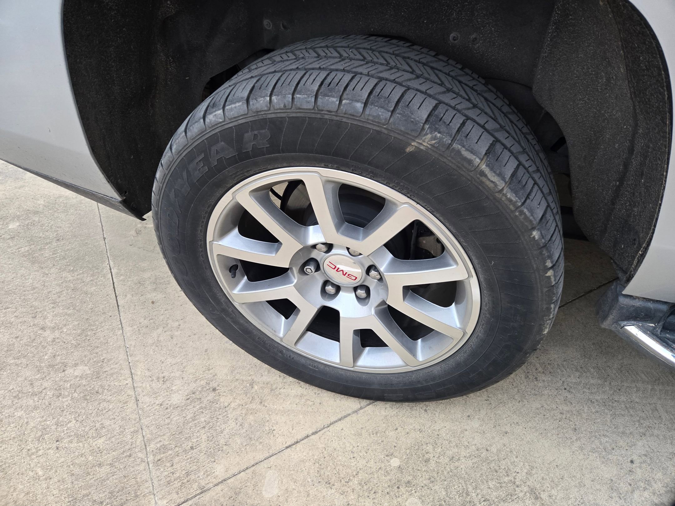 Used 2018 GMC Yukon Denali image 7