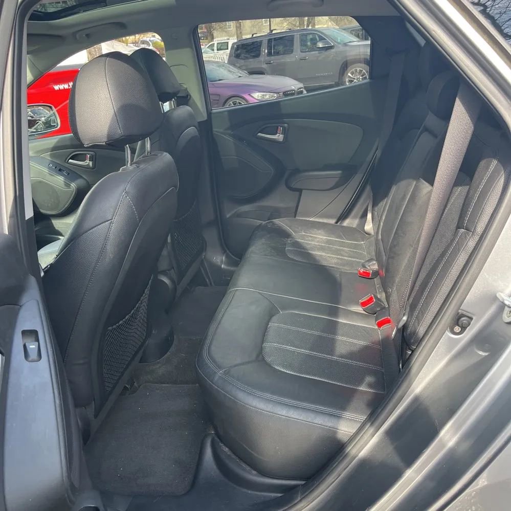 Used 2012 Hyundai Tucson Limited w/ Premium Pkg image 13