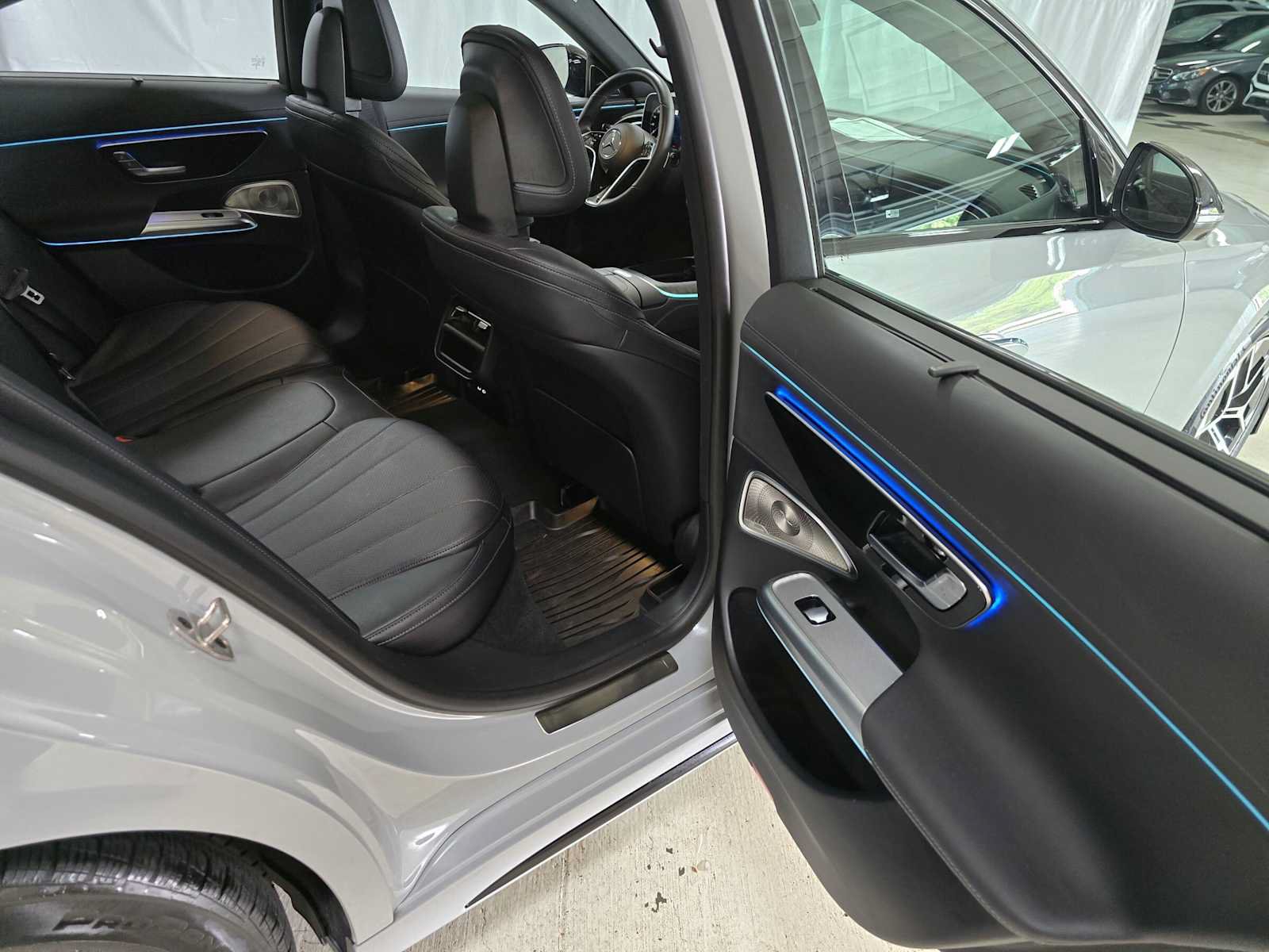 Used 2025 Mercedes-Benz E 350 4MATIC Sedan image 13