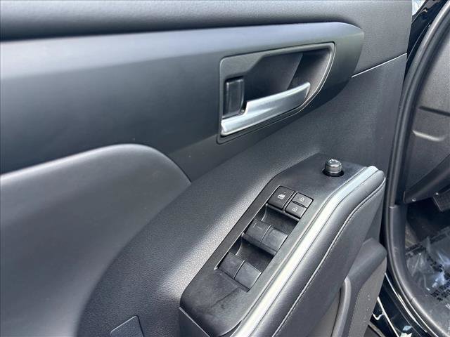 Certified 2026 Toyota Highlander XLE AWD/4WD image 12