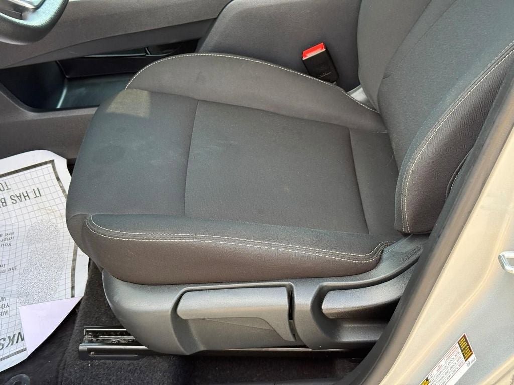 Used 2024 Nissan Rogue S FWD image 15