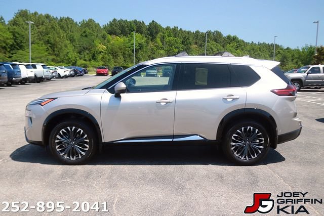 Used 2025 Nissan Rogue Platinum w/ Platinum Premium Package FWD image 4
