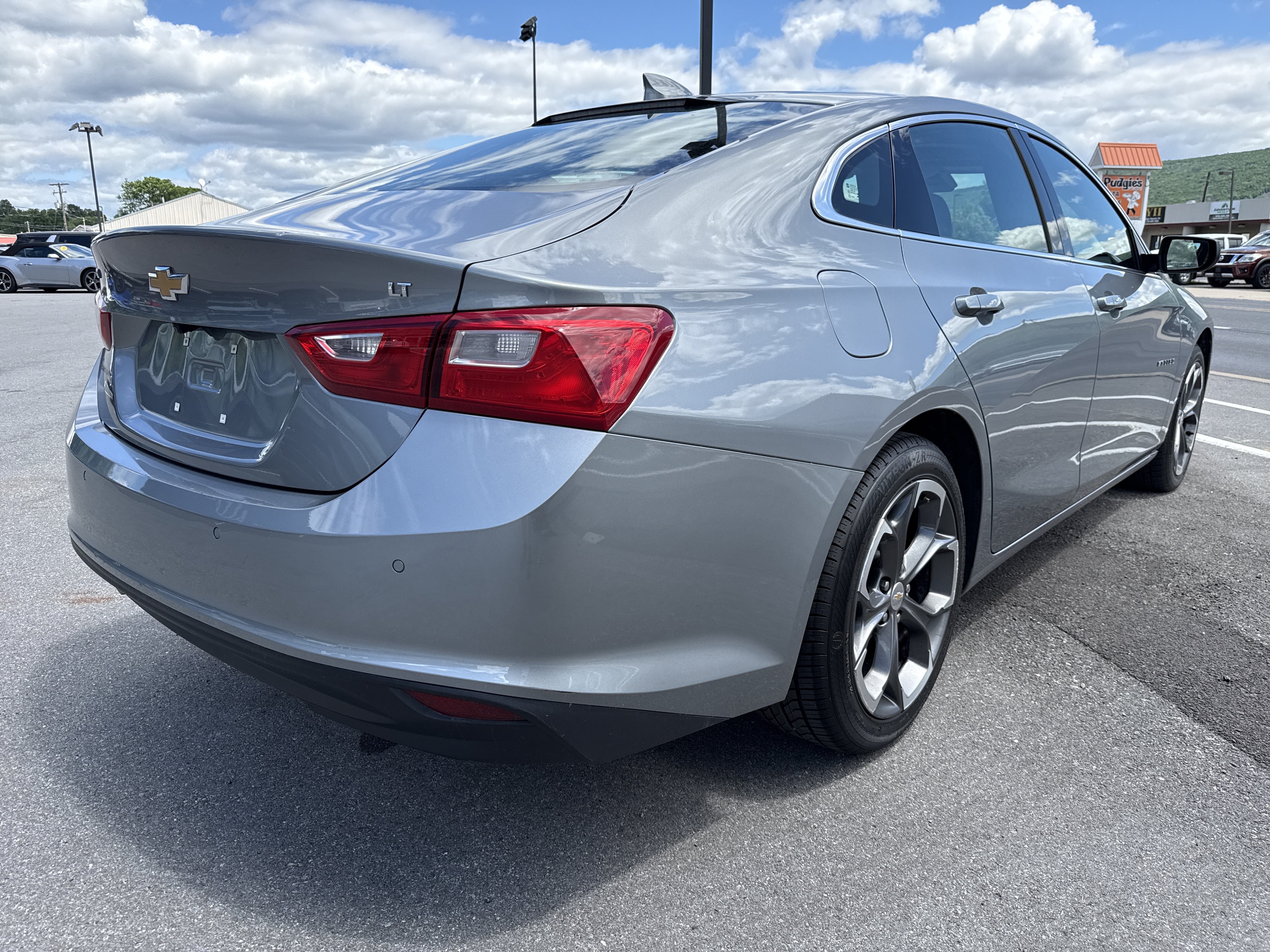 Used 2024 Chevrolet Malibu LT FWD video 3