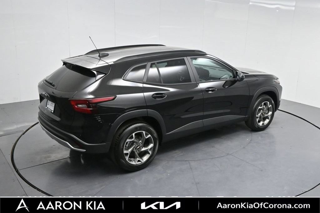 Used 2026 Chevrolet Trax LT w/ Sunroof Package FWD image 63