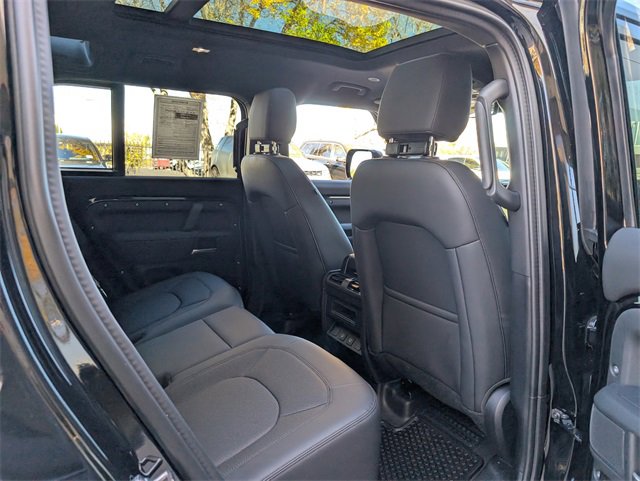 Used 2025 Land Rover Defender 110 S image 7