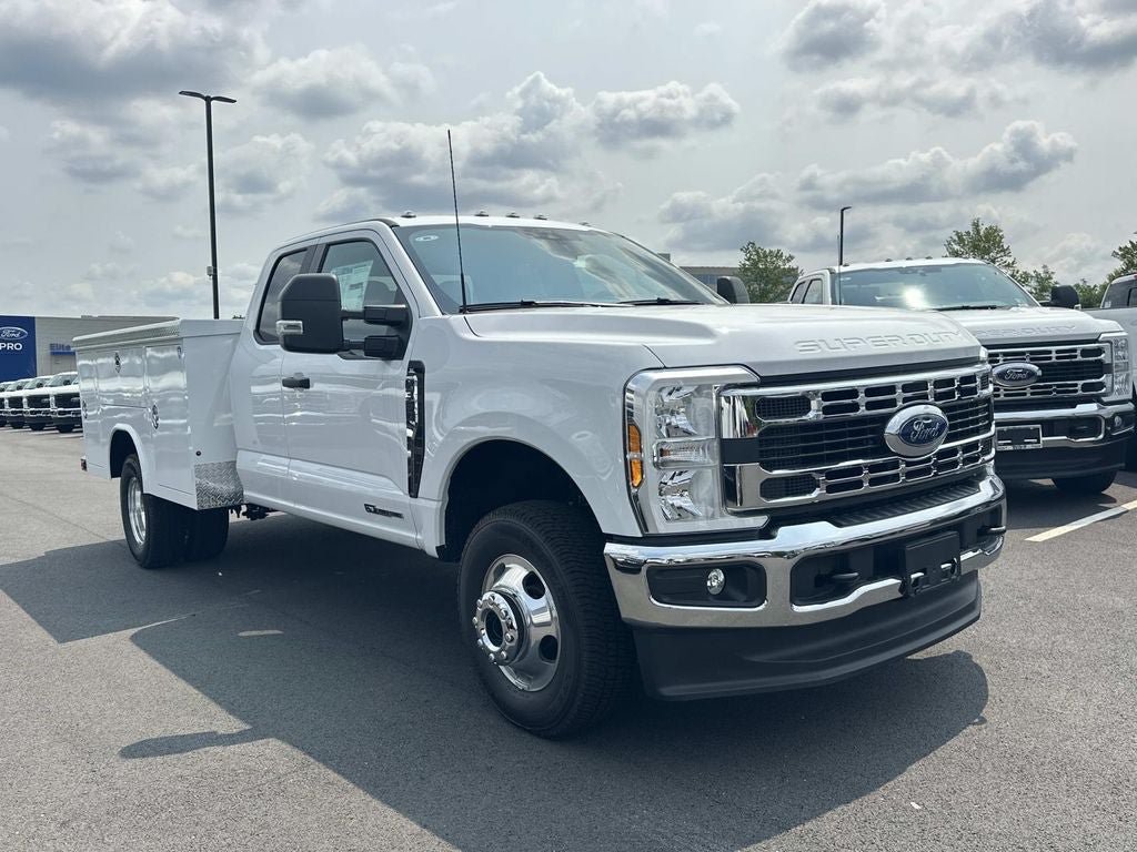 New 2026 Ford F350 XL w/ XL Chrome Package