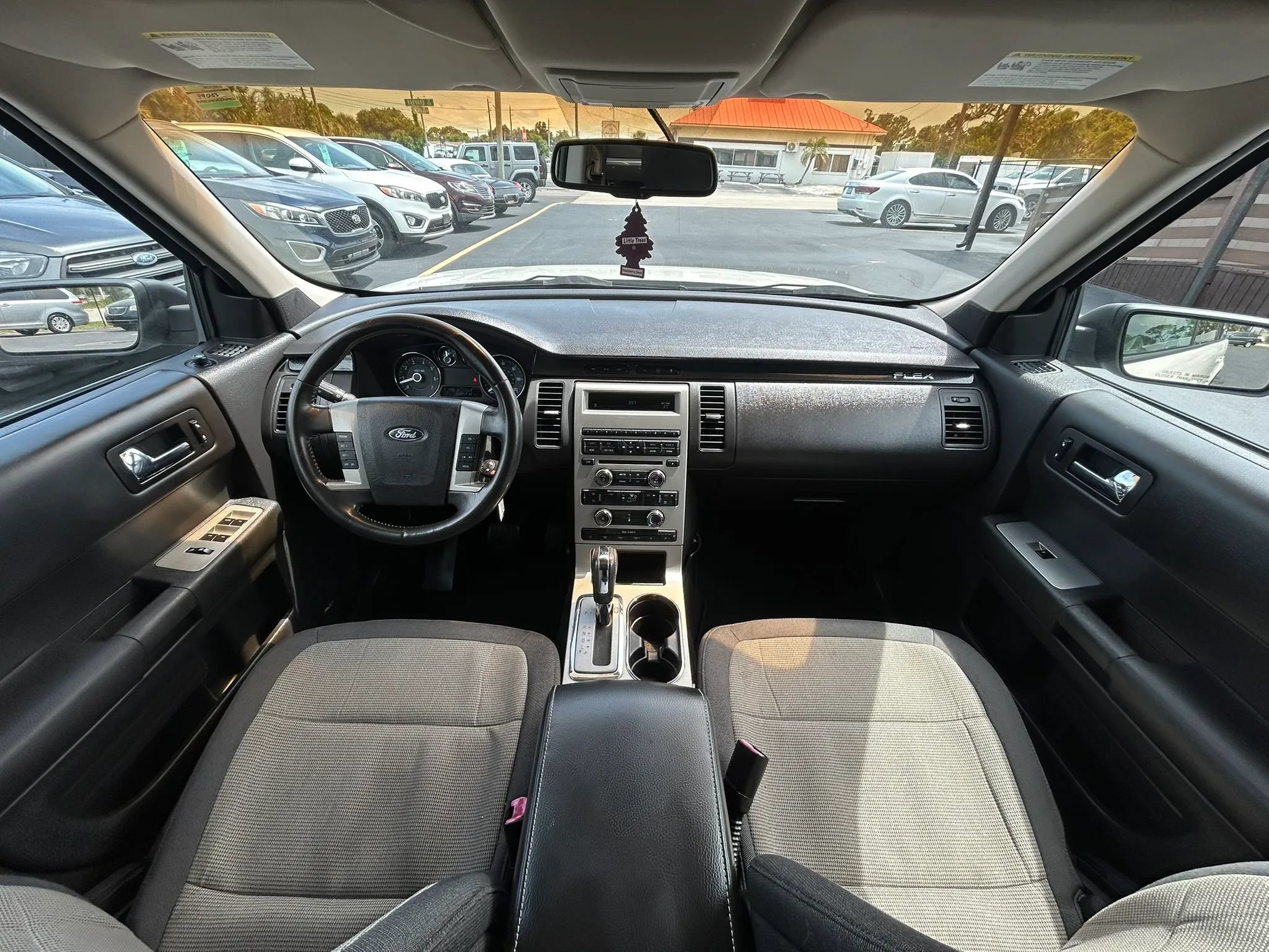 Used 2010 Ford Flex SE FWD image 12