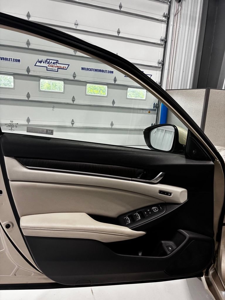 Used 2019 Honda Accord EX-L image 21