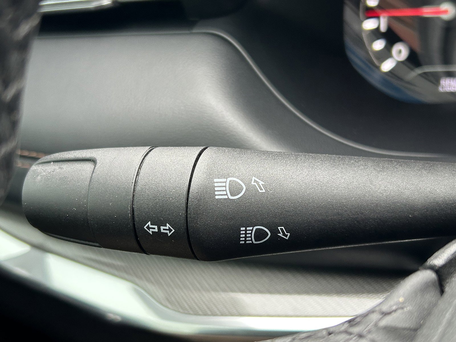 Used 2023 Jeep Compass Limited image 22