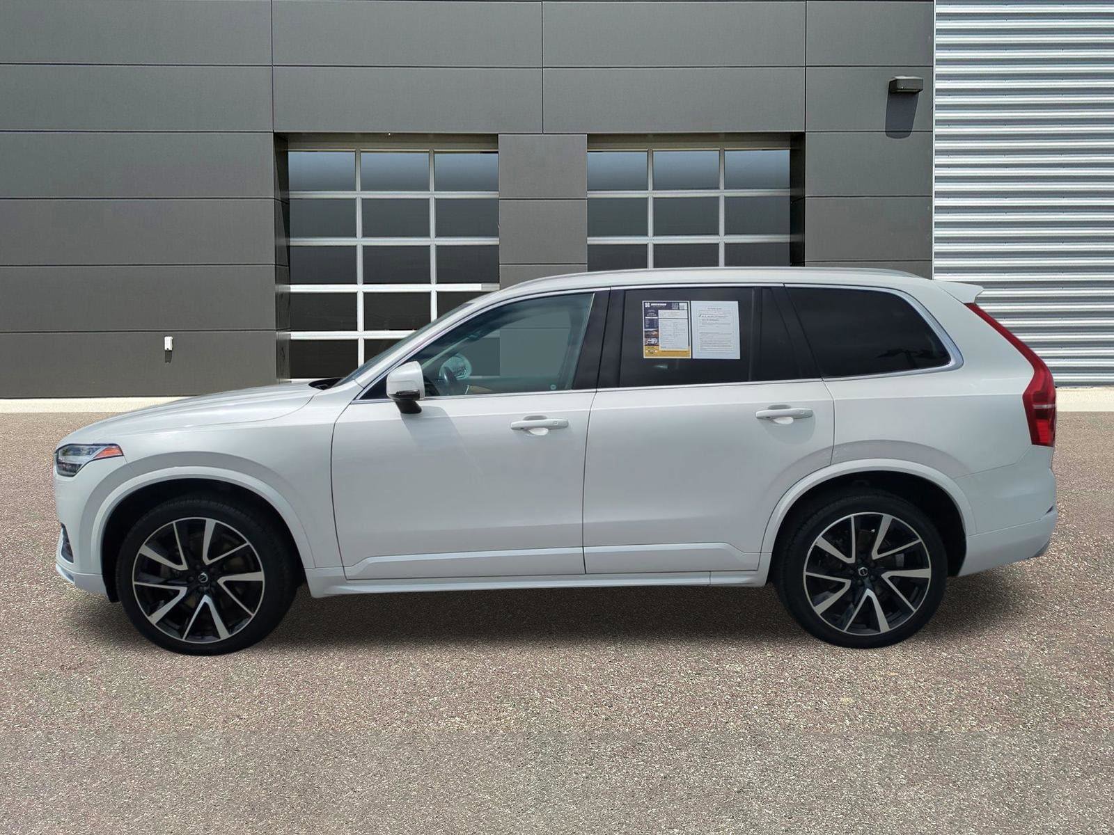 Used 2021 Volvo XC90 T6 Momentum AWD/4WD image 4