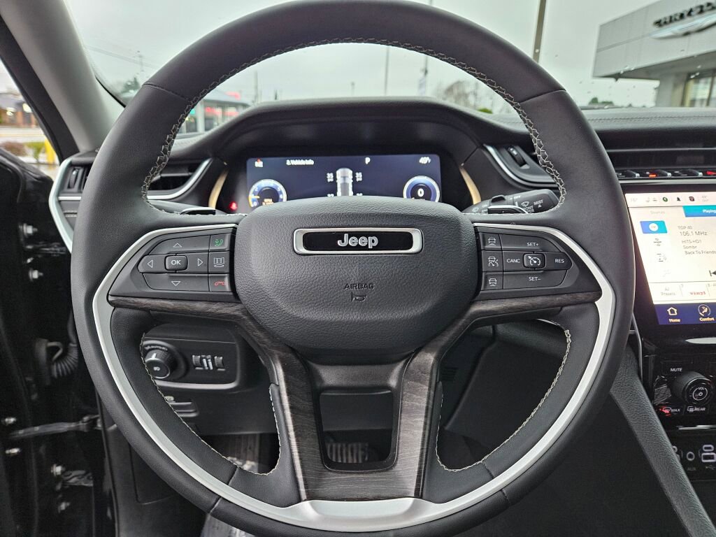 Used 2023 Jeep Grand Cherokee Limited w/ Luxury Tech Group II image 21