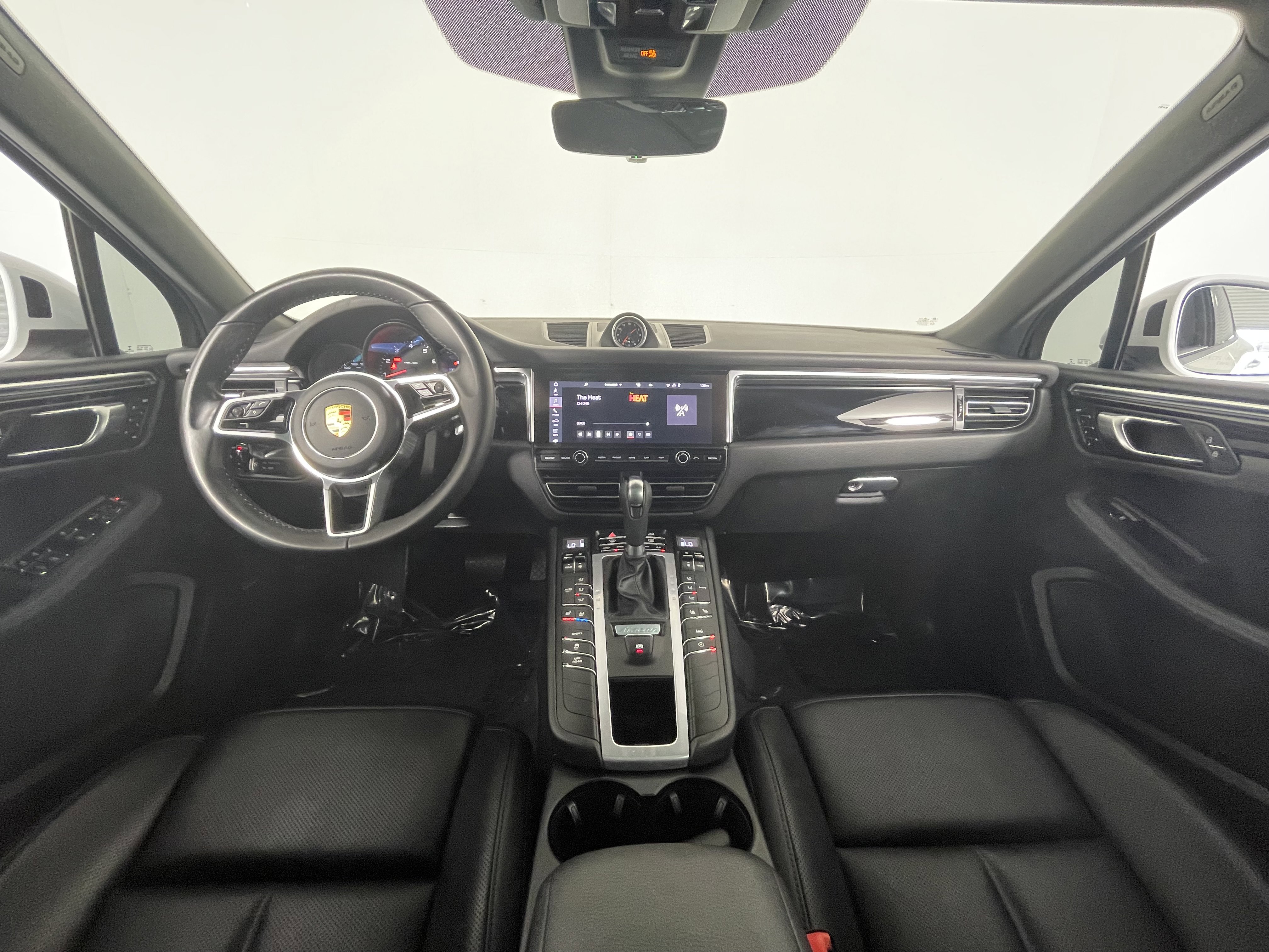 Certified 2021 Porsche Macan image 13