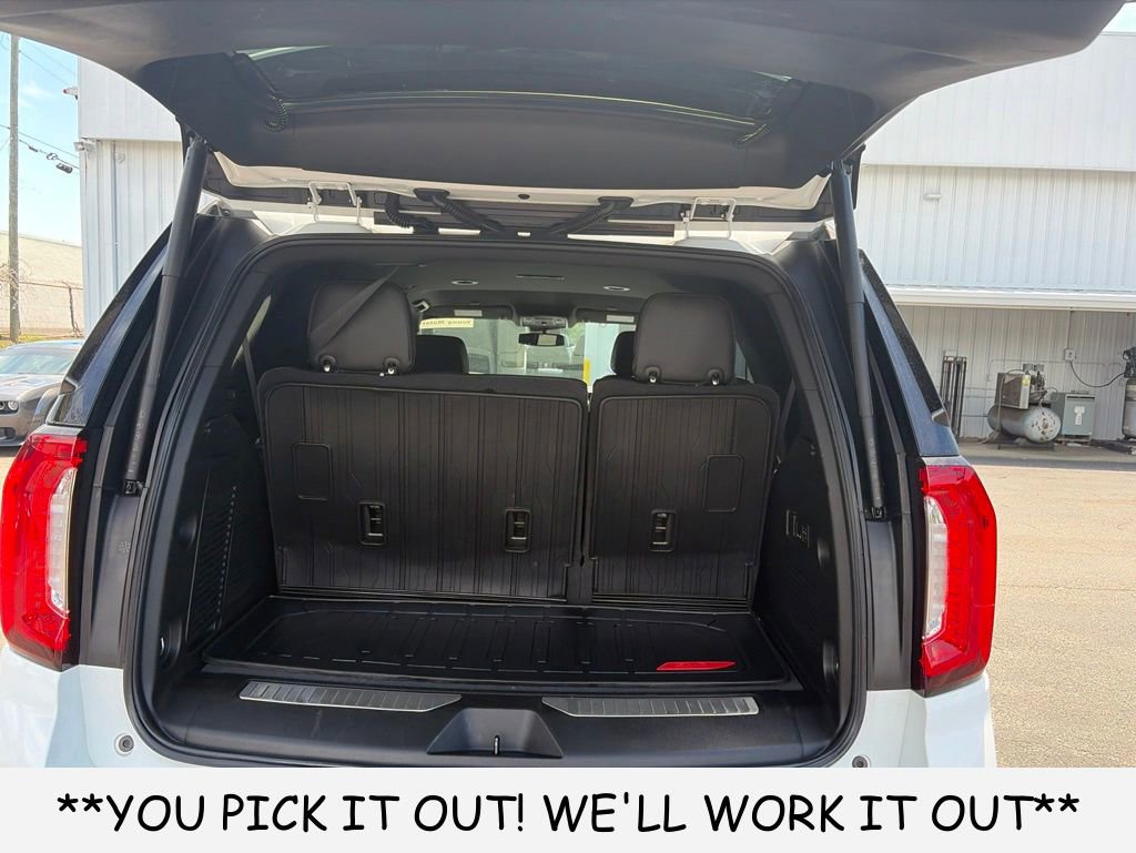 Used 2023 GMC Yukon AT4 w/ Technology Package AWD/4WD image 8