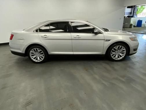 Used 2019 Ford Taurus Limited FWD image 6