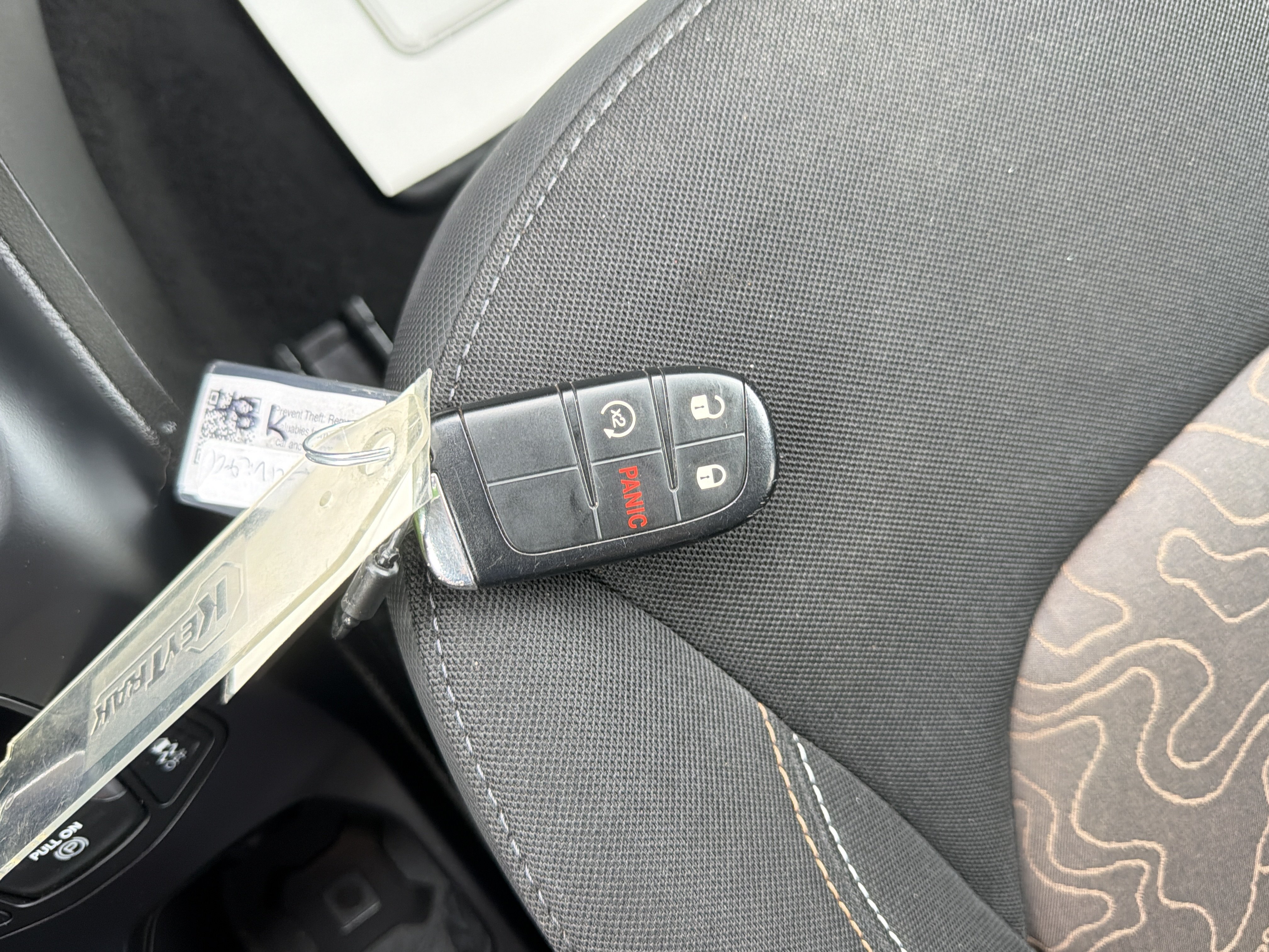 Used 2023 Jeep Renegade Latitude AWD/4WD image 31